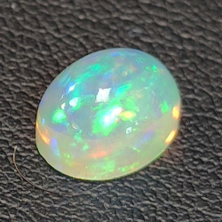 1.82ct Oval cut opal 8.89 x 6.94 x 5.39 mm