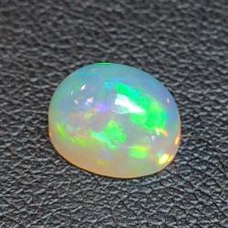 1,82ct Oval geschliffener Opal 8,89 x 6,94 x 5,39 mm