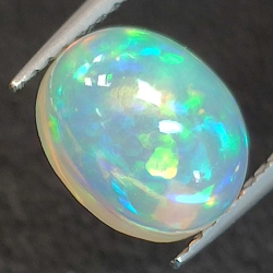 1,82ct Oval geschliffener Opal 8,89 x 6,94 x 5,39 mm