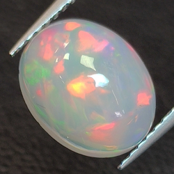 2,45ct Oval geschliffener Opal 10,66 x 8,25 mm