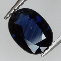 1,20 ct blauer Saphir im Ovalschliff 7x5 mm