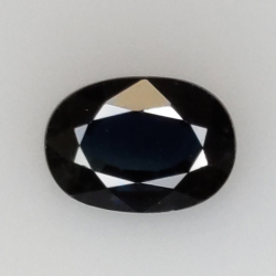 1,13 ct blauer Saphir im Ovalschliff 7x5 mm