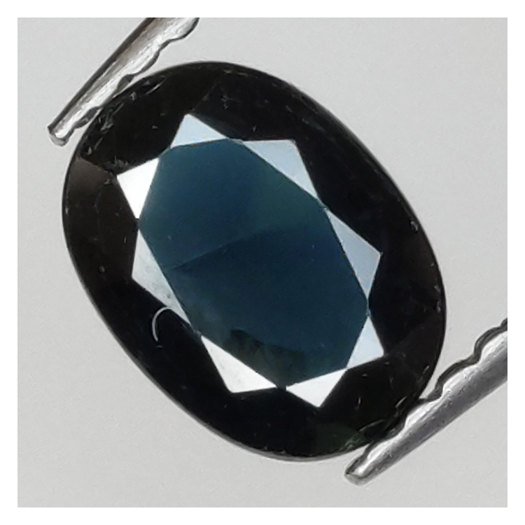 1,33 ct blauer Saphir im Ovalschliff 7x5 mm