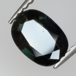 0.94 ct blauer Saphir im Ovalschliff 7x5 mm