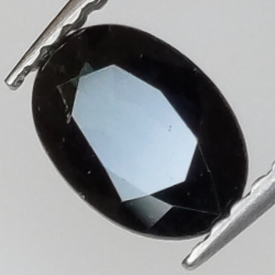 1,28 ct blauer Saphir im Ovalschliff 7x5 mm