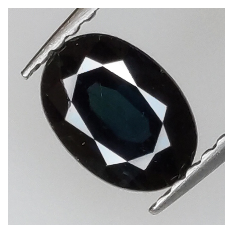 1,28 ct blauer Saphir im Ovalschliff 7x5 mm