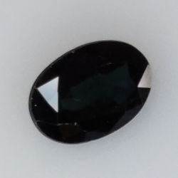 1,28 ct blauer Saphir im Ovalschliff 7x5 mm