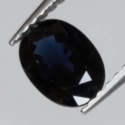 1,14 ct blauer Saphir im Ovalschliff 7x5 mm