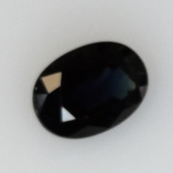 1,14 ct blauer Saphir im Ovalschliff 7x5 mm