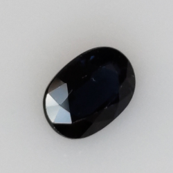 1,19 ct blauer Saphir im Ovalschliff 7x5 mm