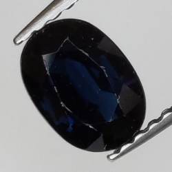 1,19 ct blauer Saphir im Ovalschliff 7x5 mm