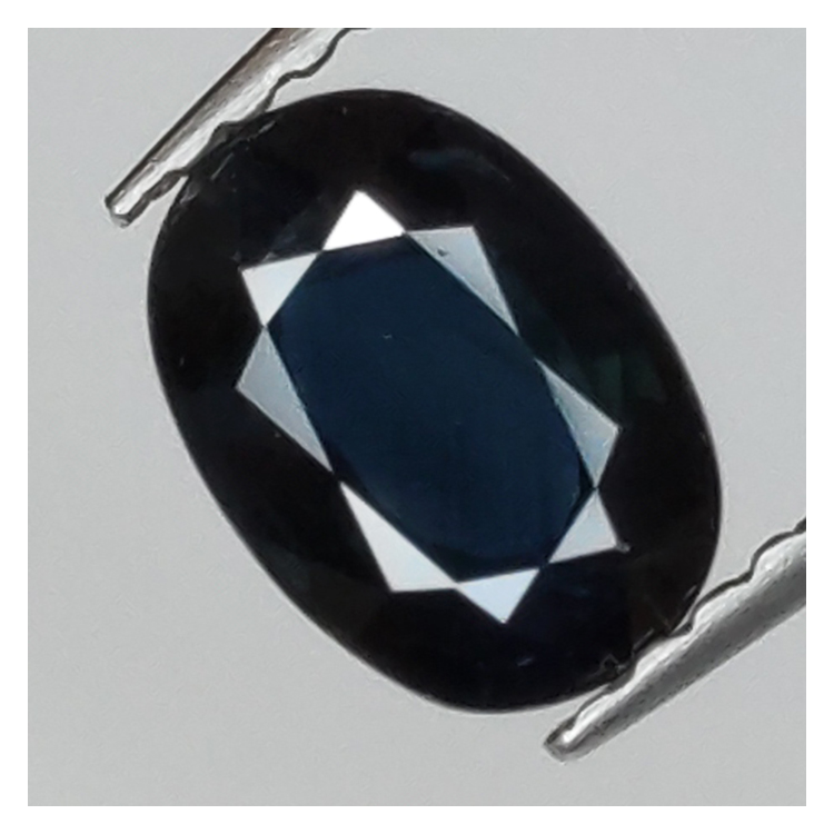 1,20 ct blauer Saphir im Ovalschliff 7x5 mm