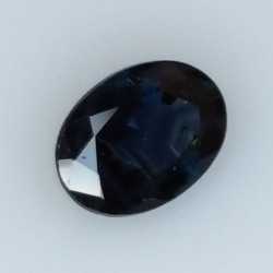 0,90 ct blauer Saphir im Ovalschliff 7x5 mm