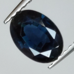 0,90 ct blauer Saphir im Ovalschliff 7x5 mm