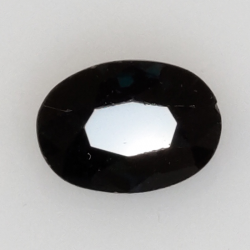 1,11 ct blauer Saphir im Ovalschliff 7x5 mm