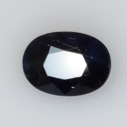 0.99 ct blauer Saphir im Ovalschliff 7x5 mm