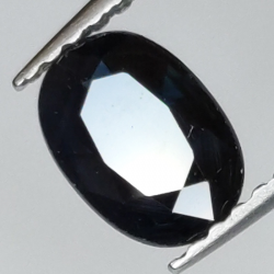 1,11 ct blauer Saphir im Ovalschliff 7x5 mm