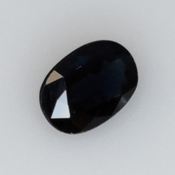 1,11 ct blauer Saphir im Ovalschliff 7x5 mm