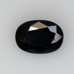 1,11 ct blauer Saphir im Ovalschliff 7x5 mm