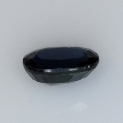 1,01 ct blauer Saphir im Ovalschliff 7x5 mm