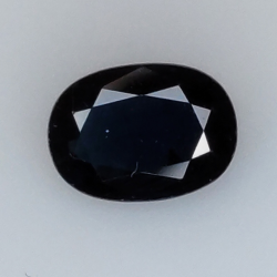 1,01 ct blauer Saphir im Ovalschliff 7x5 mm