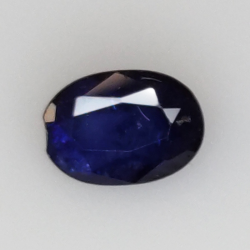 0,99 ct blauer Saphir im Ovalschliff 7x5 mm