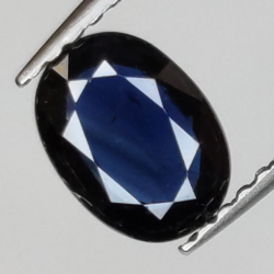 0,91ct Blue sapphire oval cut 7x5mm