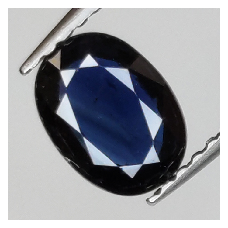 0,91 ct blauer Saphir im Ovalschliff 7x5 mm