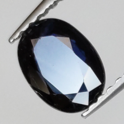 0,91 ct blauer Saphir im Ovalschliff 7x5 mm