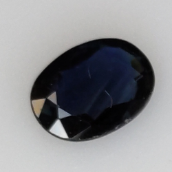 0,91 ct blauer Saphir im Ovalschliff 7x5 mm