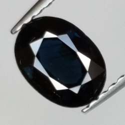 0,99ct Blue sapphire oval cut 7x5mm