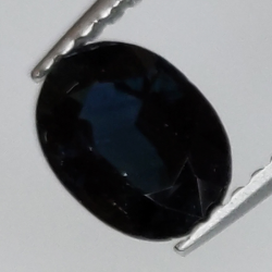 0,99 ct blauer Saphir im Ovalschliff 7x5 mm