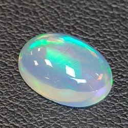 1.46ct Opale ovale 10.25 x 7.49 mm