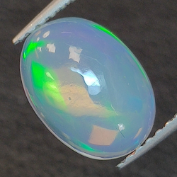 1,46ct Oval geschliffener Opal 10,25 x 7,49 mm