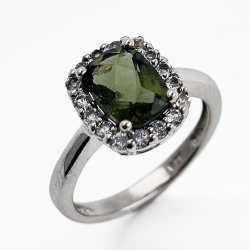 Anello di moldavite con topazio bianco in argento 925 rodiato