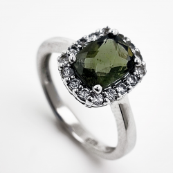 Anello di moldavite con topazio bianco in argento 925 rodiato