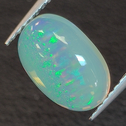 1,62ct Oval geschliffener Opal 10,57 x 7,15 mm