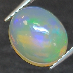 1,83ct Oval geschliffener Opal 9,28 x 7,64 mm