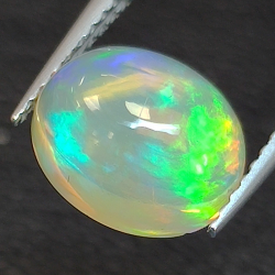 1,83ct Oval geschliffener Opal 9,28 x 7,64 mm