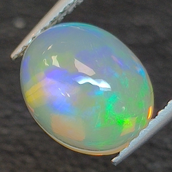 1,83ct Oval geschliffener Opal 9,28 x 7,64 mm