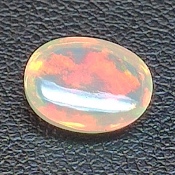 1.43ct Ópalo talla ovale 9.52 x 7.21 mm