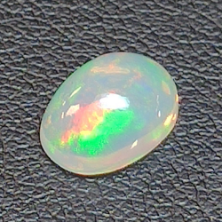 1.43ct Ópalo talla ovale 9.52 x 7.21 mm