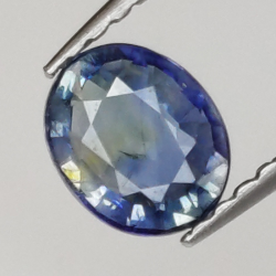 0,76 ct Saphir im Ovalschliff 4,8x5,9mm