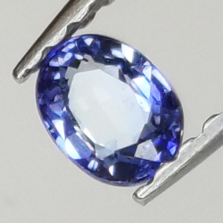 0,32 ct Saphir im Ovalschliff 4,6x3,3 mm