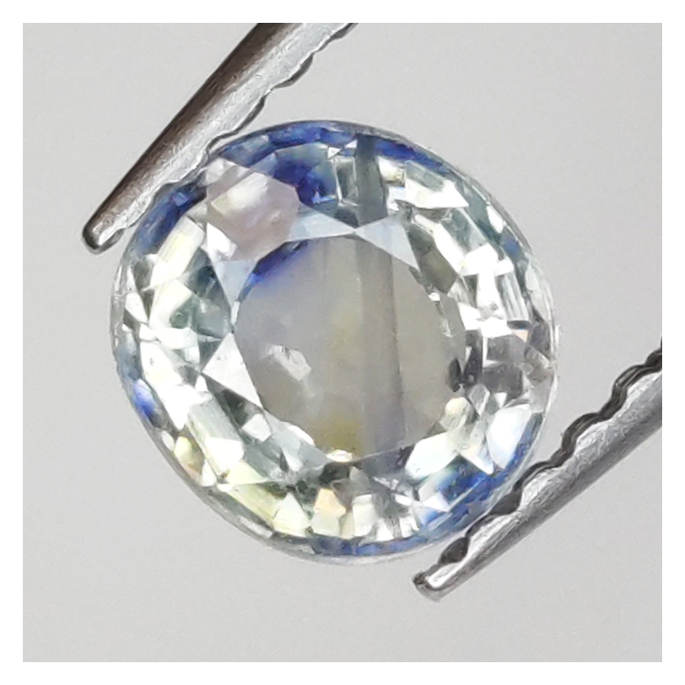 0,90ct Zafiro talla oval 5,5x5,08mm