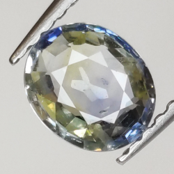 0,85 ct Saphir taille ovale 6,4x5,3 mm