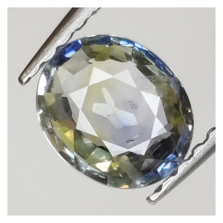 0,85 ct Saphir taille ovale 6,4x5,3 mm