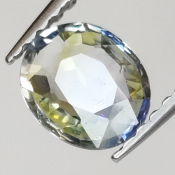 0,85 ct Saphir taille ovale 6,4x5,3 mm