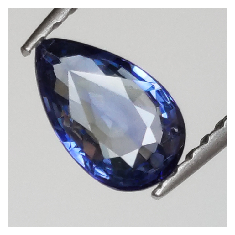 0.64ct Saphir taille poire 6,8x4,2mm