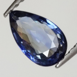 0,64ct Pear-cut sapphire 6,8x4,2mm